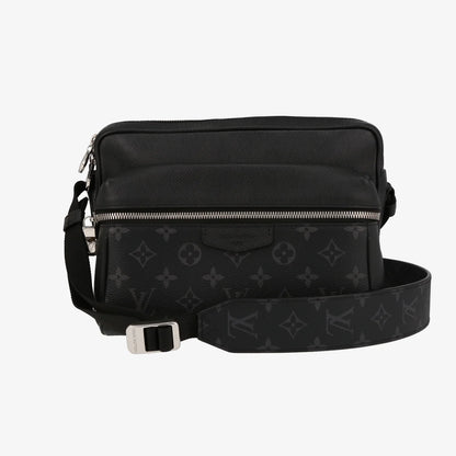 Louis Vuitton LV Outdoor messenger bag Black